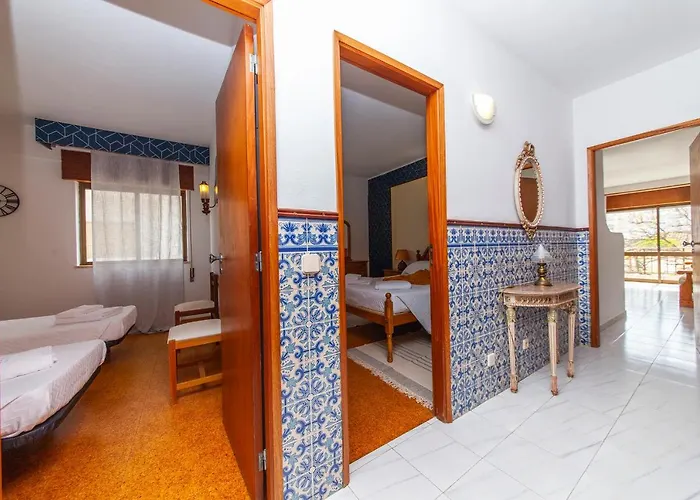 B78 - Fragoso Downtown Apartment